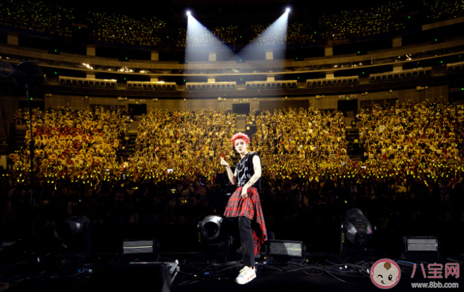 鹿晗《影子》歌詞是什么 《影子》歌詞歌曲介紹