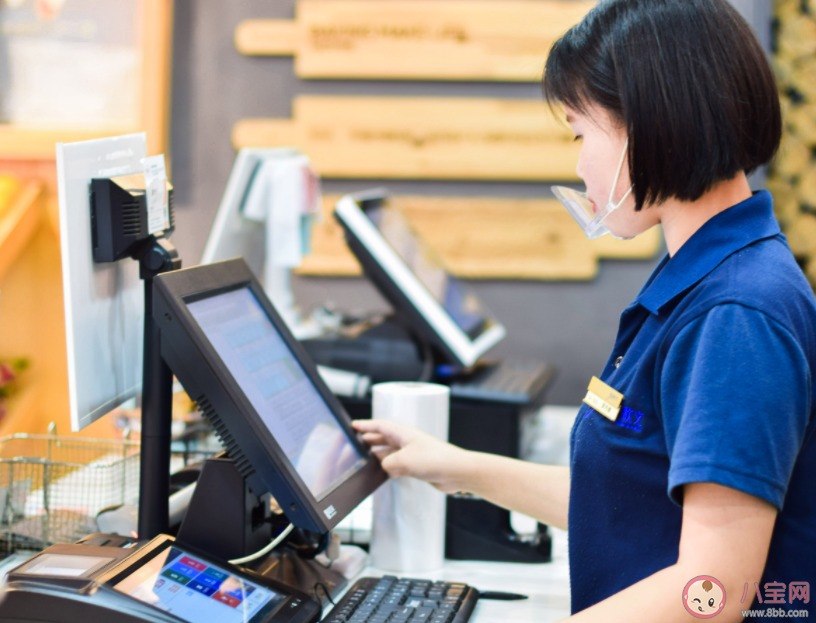 實體店要求店員形象氣質佳有必要嗎 如何看待實體店開始卷店員的顏值