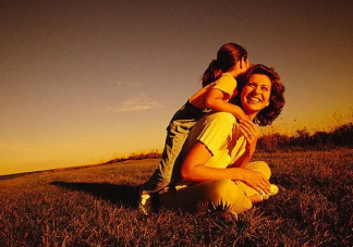 女性為什么會選擇獨自生養孩子 沒有父親的家庭會更幸福嗎