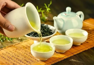 綠茶為啥不能用100度開水泡 綠茶喝了有什么好處